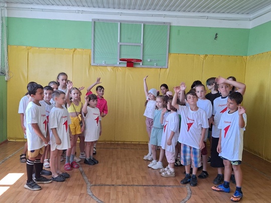 ⭐☀Сегодня активисты Движения Первых организовали встречу В рамках Дня Первых,встреча друзей отрядов ЛДП &amp;quot;Солнышко&amp;quot; и &amp;quot;Звездный&amp;quot; в филиале МБОУ &amp;quot;Избердеевская НШДС&amp;quot; в с. Петровское..