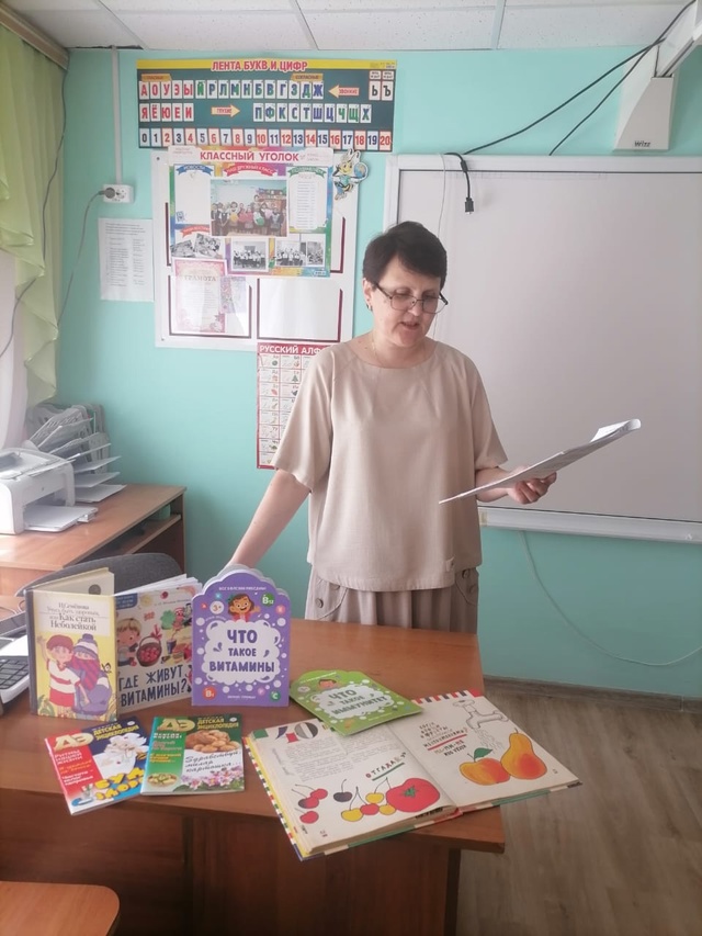 Сегодня в нашем лагере опять состоялась встреча с сотрудниками детской библиотеки..